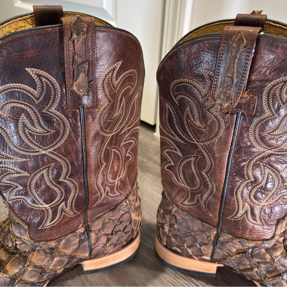 Cody James Pirarucu Broad Square Toe Exotic Boots - Picture 6 of 14